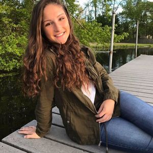 Meet your Posher, Lauren